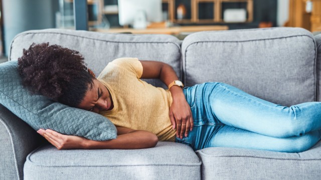 Article thumbnail: Other women’s symptoms differ but the hallmark of this disease is pain. And women can’t go on like this. (Photo: Moyo Studio/ Getty Images/Source: E+)