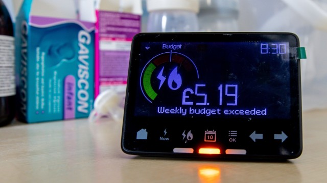 Article thumbnail: NEWPORT, WALES - APRIL 08: In this photo illustration, a power meter located in a family home shows the use of fuel has exceeded the weekly budget within that household on April 08, 2022 in Newport, Wales. The energy price cap will increase from 1 April for approximately 22 million customers. Those on default tariffs paying by direct debit will see an increase of ??693 from ??1,277 to ??1,971 per year (difference due to rounding). Prepayment customers will see an increase of ??708 from ??1,309 to ??2,017. (Photo by Huw Fairclough/Getty Images)
