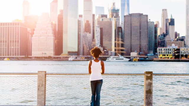 Article thumbnail: The lifting of the vaccine mandate is likely to see an increase in visitors to popular destinations such as New York (Photo: Westend61/Getty Images)