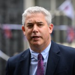 Article thumbnail: LONDON, ENGLAND - MAY 09: Secretary of State for Health and Social Care Steve Barclay departs from number 10, following the weekely Cabinet meeting at Downing Street on May 09, 2023 in London, England. The Conservative Party lost over 1000 seats in the local council elections that took place last week. (Photo by Leon Neal/Getty Images)